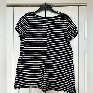 XL Old Navy Maternity T-Shirt